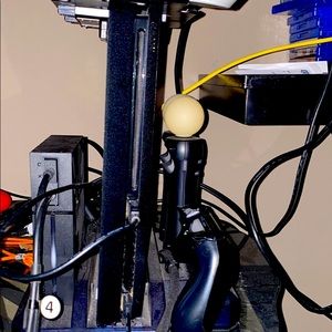 PlayStation 4 slim 1Tb and guitar hero live